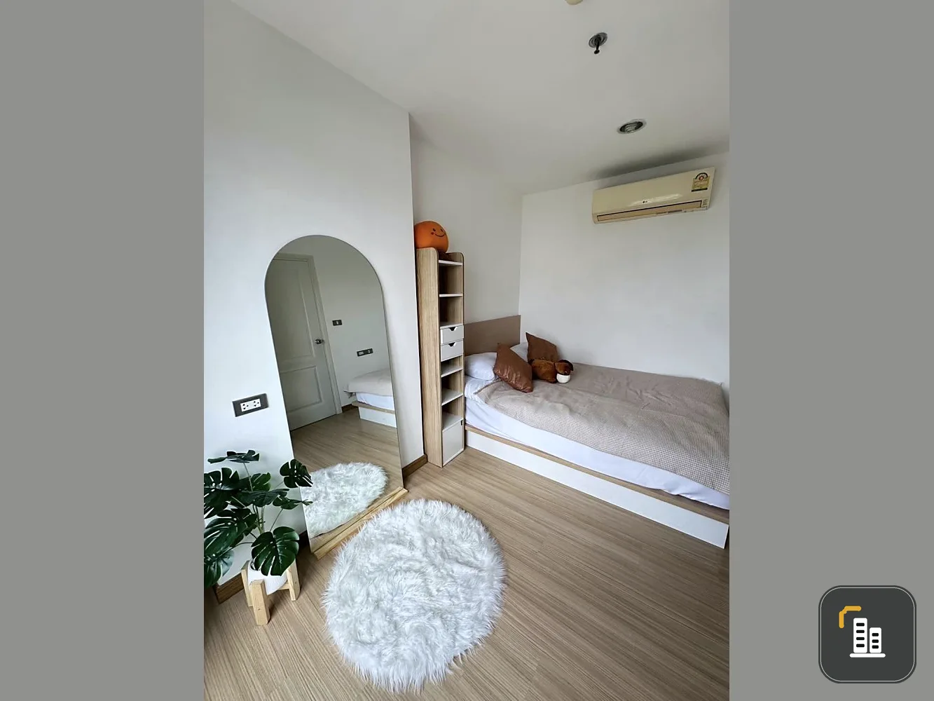 Rich Park @ Bang Son for sale. The room is decorated very minimalist, very livable, good furniture. Just come and move in.