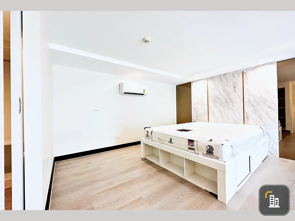 For sale or rent, Thames Residence, DUPLEX Stlye Minimal Luxury room, beautiful and good like this. If you don't reserve, you'll make a big mistake.