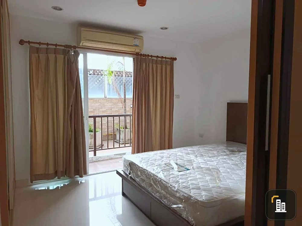 For sale: The Green Condo, 2 rooms divided into sections, separate kitchen, complete set of furniture. Complete electrical appliances, don't miss it.
