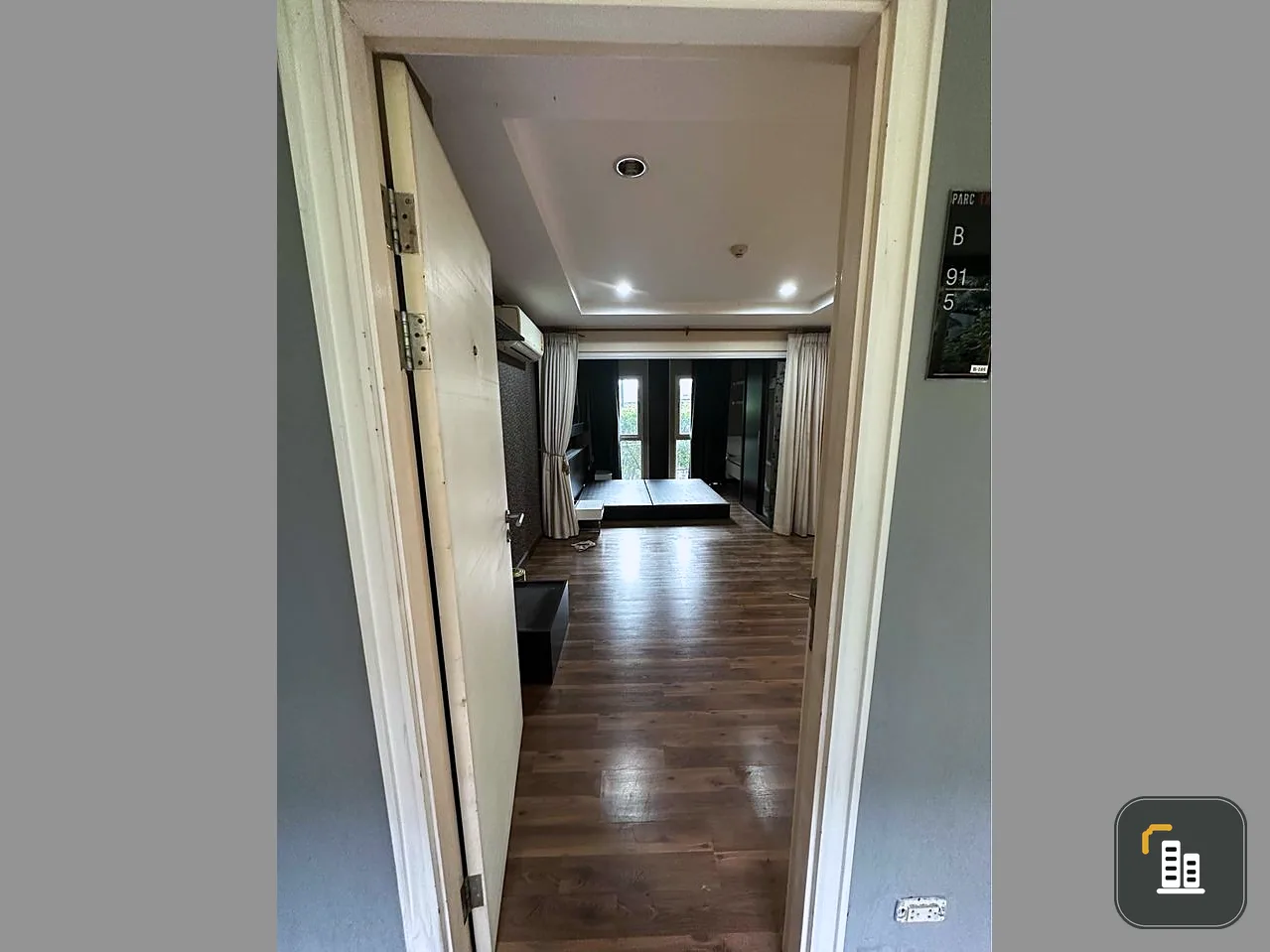 Condo for sale, Park Exo, STUDIO room, 1st floor, loft style room. You can't miss this price.