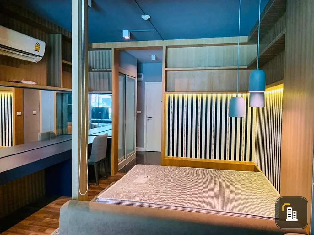 Condo for sale, A Space Me, Sukhumvit 77, decorated with built-ins, 1st floor, next to the swimming pool. You can play in the water.