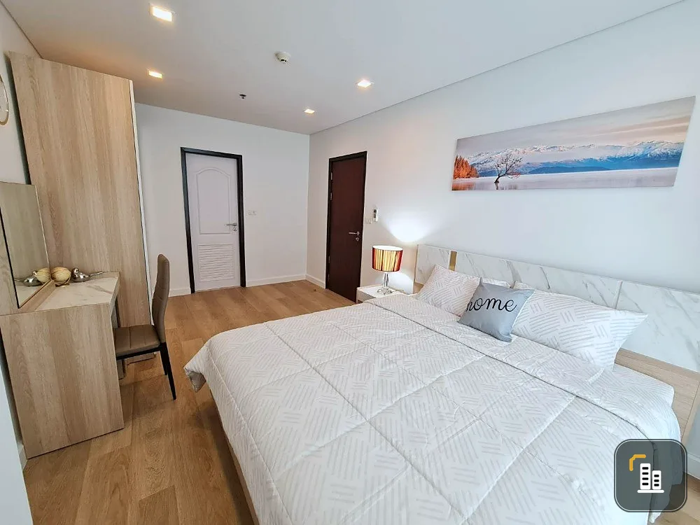 Urgent sale!! Condo Le Luxe Condominium, good atmosphere, shady, excellent location, near department stores. Book now!!