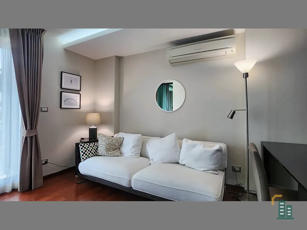 Condo for rent, The Address Sukhumvit 61, decorated with nice built-ins, complete set of furniture. Ready to move in.