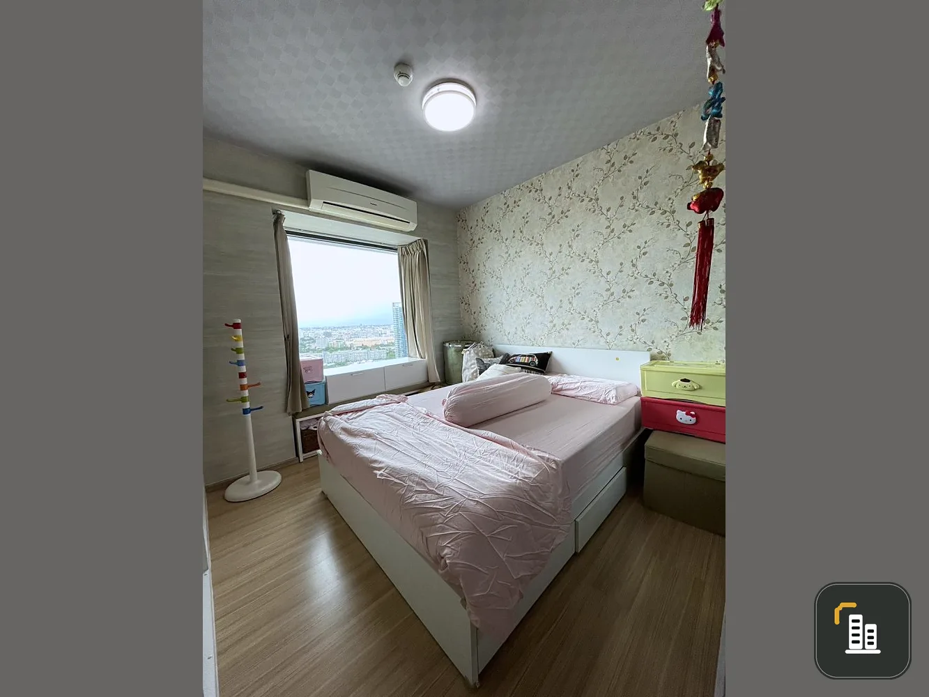 For sale: Fuse Mobius Ramkhamhaeng Station, 29th floor, great view, room decorated with beautiful walls around the room, nice to sleep in. Not booking