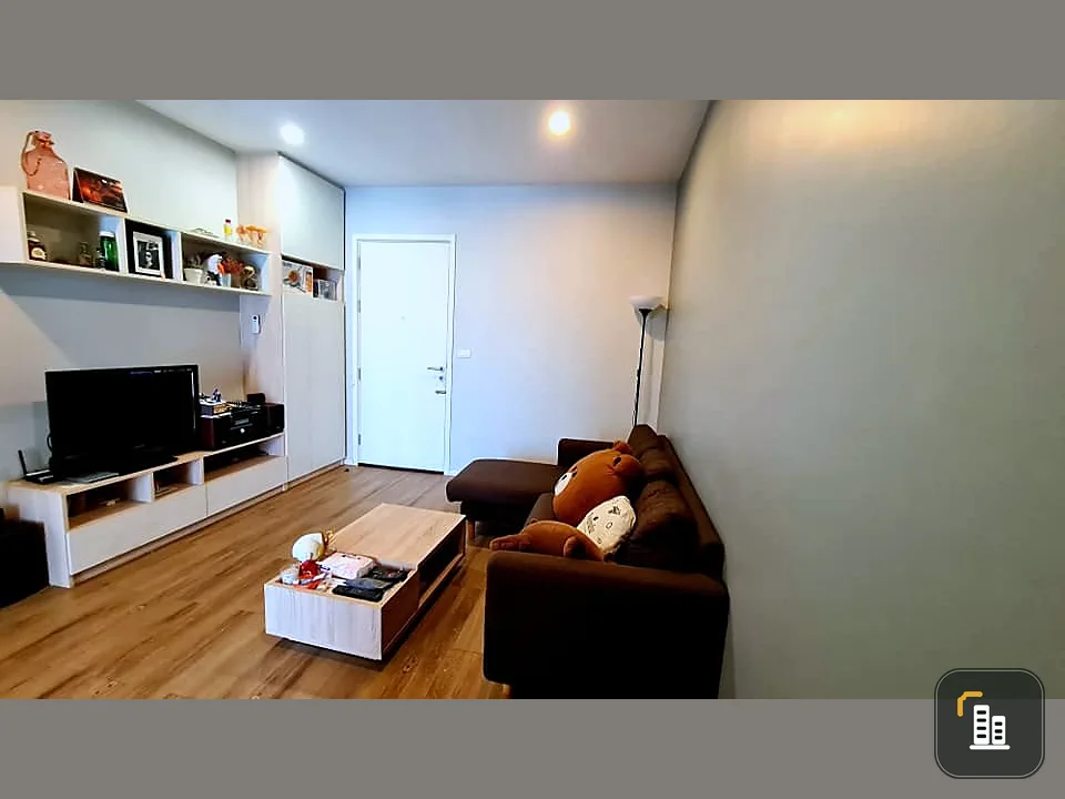 For sale: Happy Condo Lat Phrao 101, has privacy. The big sofa is very comfortable to sit on. Don't just look, hurry and reserve now.