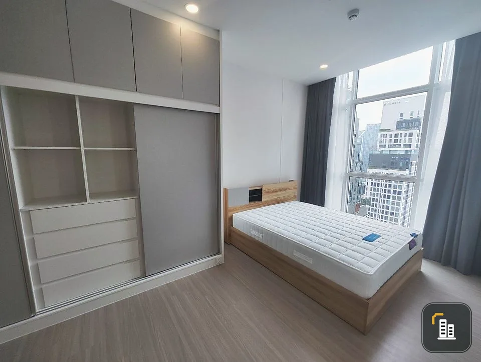 Condo for rent, Supalai Premier Si Phraya-Samyan, 20th floor, beautiful view, big screen TV, watch movies to your heart's content, don't miss it.