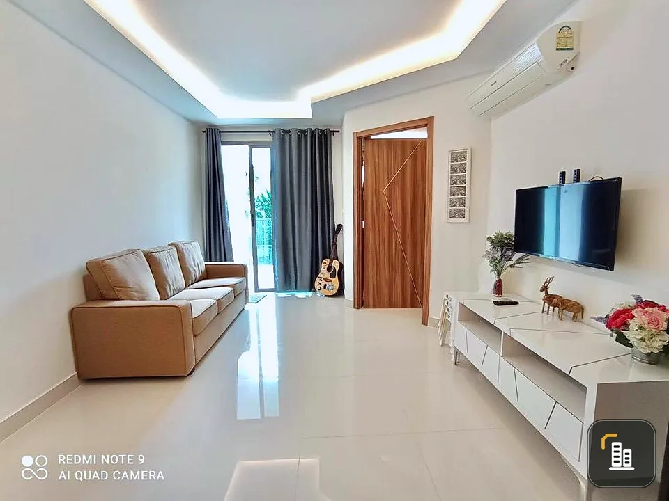 Club Royal Wongamat (North Pattaya) for sale or rent, large room, swimming pool view. Fully furnished Just come and stay.
