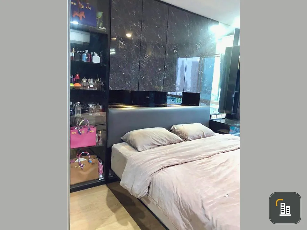 Condo for sale, U Delight @ Huai Khwang Station, corner room, fully furnished. The built-in in the whole room is very beautiful. Let it be fast!!