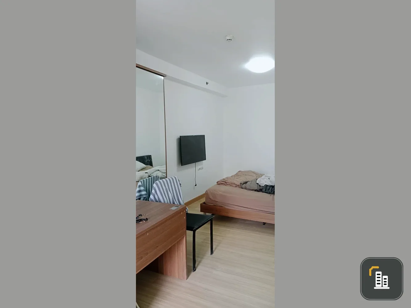 For sale: Supalai Park Ratchayothin, 1 bedroom, 6th floor, complete electrical appliances, good price, must reserve now.