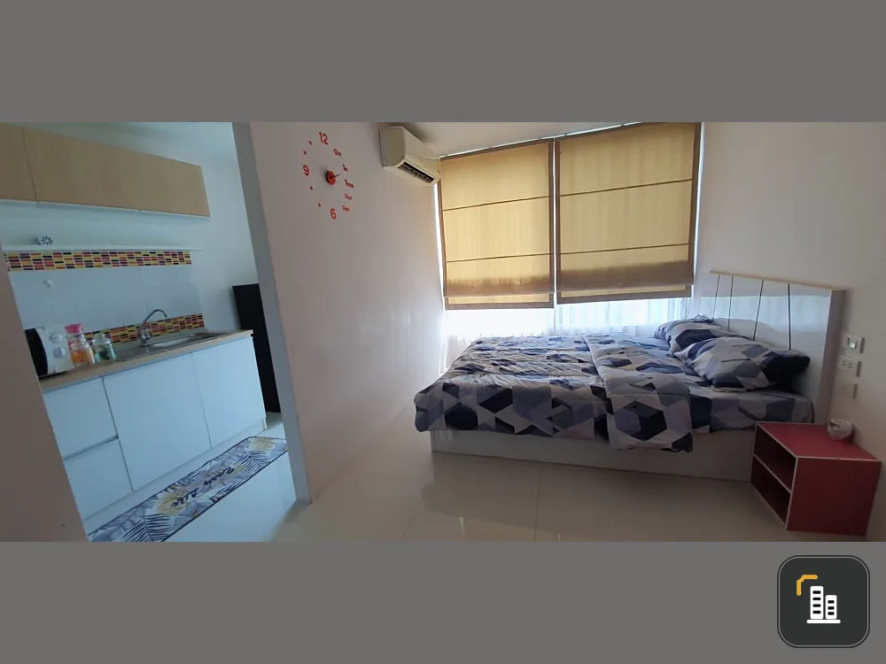 For sale and rent, The Hug Condo Bangsaen, room ready to move in. Good furniture, separate kitchen, don't postpone booking now.
