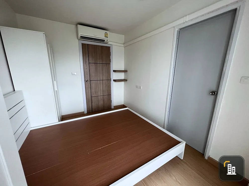 For rent: B.Loft Sukhumvit 109, 4th floor, corner room, complete with furniture and electrical appliances. Book now, urgent.