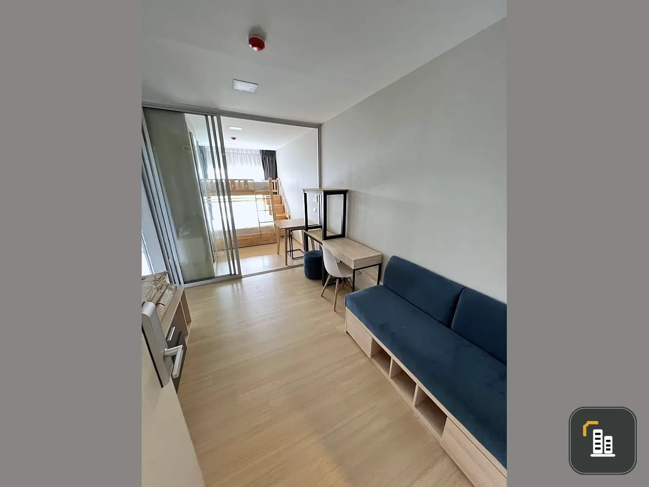 For sale: Plum Condo Rangsit Alive Phase 1, bunk bed, complete with furniture and electrical appliances. Book now.