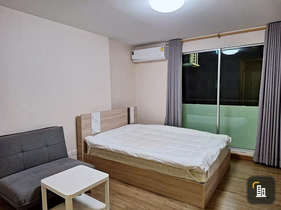 For sale: Plum Condo, Phahonyothin 89, Building D, 6th floor, outside view, fully furnished, free whole room, reserve now, don't miss it.