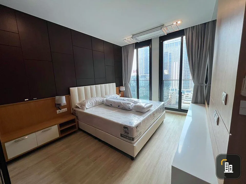 Condo for rent, Noble Ploenchit, decorated with built-ins. Plenty of usable space, city view, you can just bring your bags and move in.