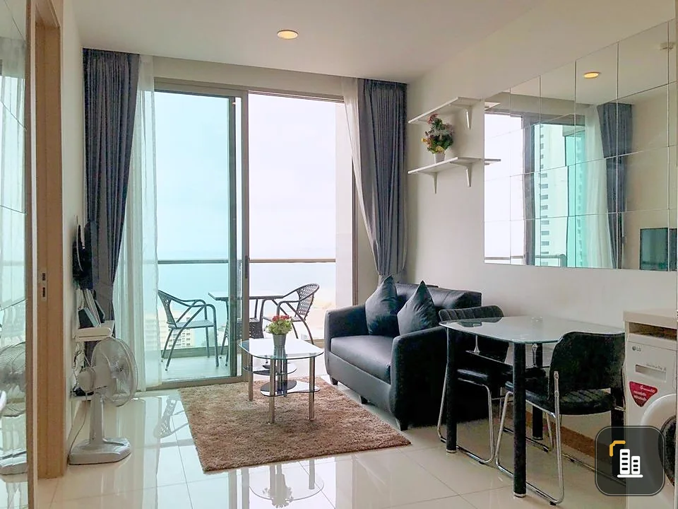For rent: Riviera Wongamat, 23rd floor, beautiful city view, well decorated room. Hurry and reserve before you miss it.