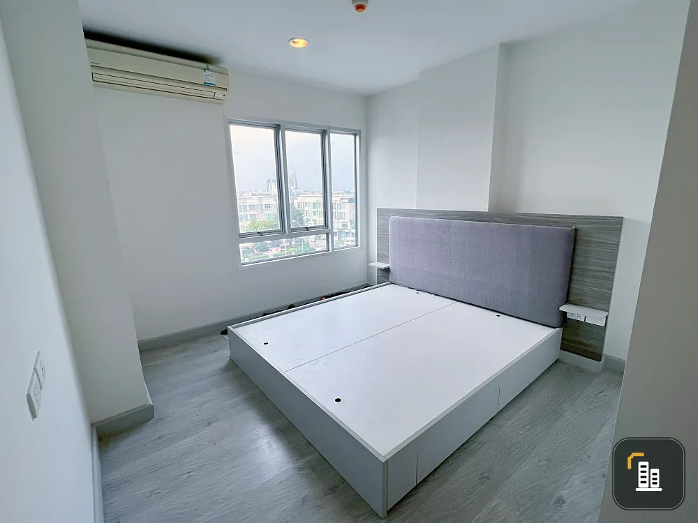 Foe sale Chambers Ramintra 2 bedrooms, 2 bathrooms, 6th floor, pool view, comes with a great price. Come and own it now.