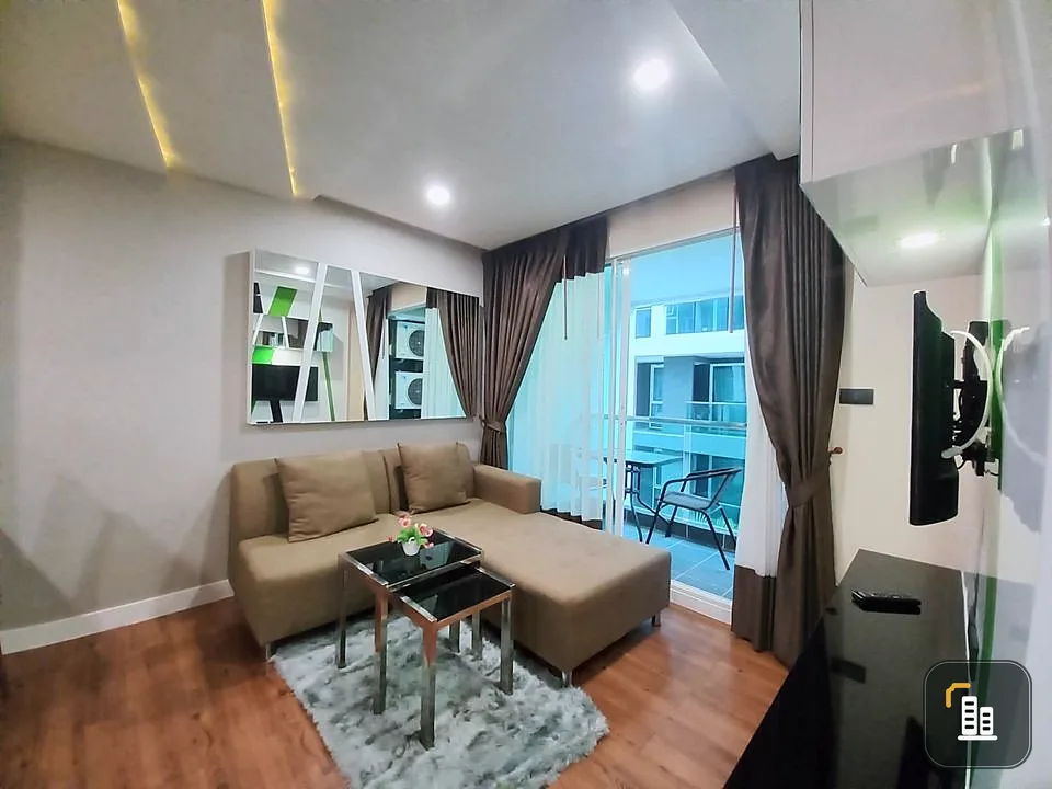 For sale or rent the feelture pattaya, nice decorated room. The view is just right. Fully furnished. Reserve now.