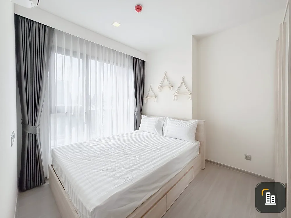 For rent, Life Asoke Hype, decorated in Muji Minimal style, easy on the eyes, comfortable price, hurry and reserve before it slips away.