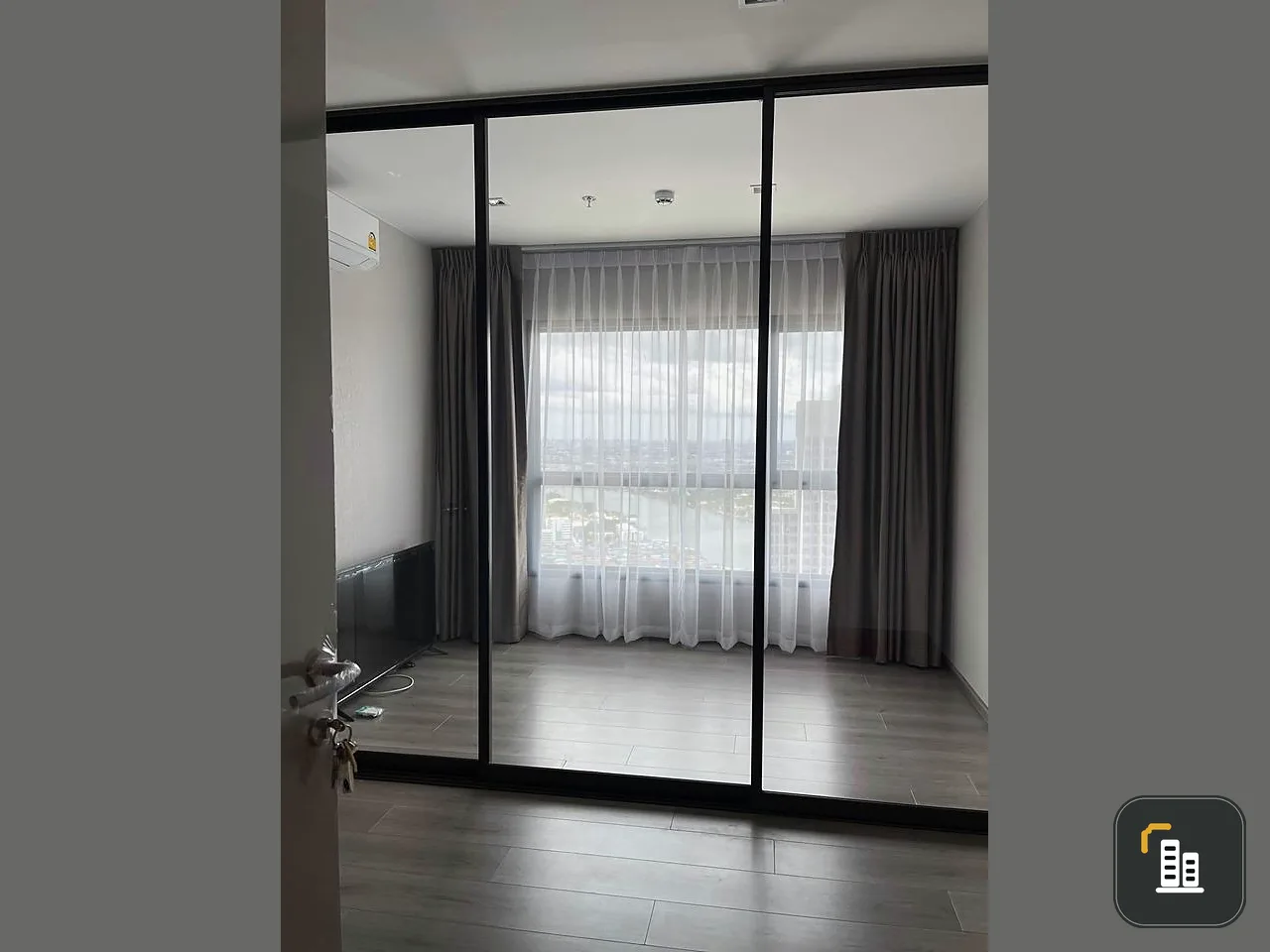 Condo for sale, The Politan Aqua, 54th floor, open and airy view. Divided into proportions, separate kitchen, room renovation type, don't miss it.