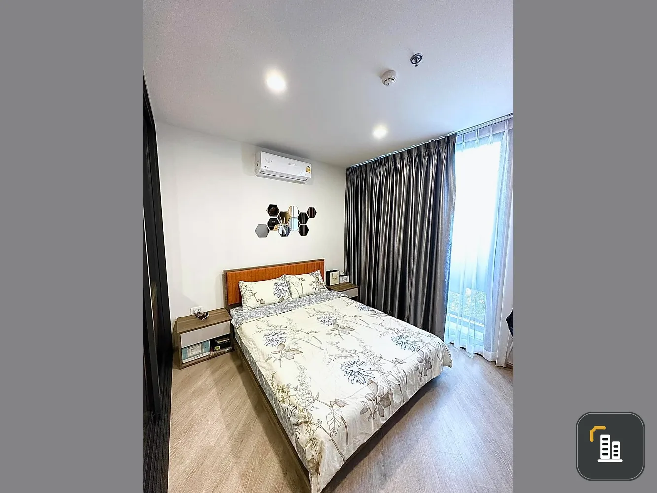 Cheap condo for sale, The Base Saphanmai, nice decorated room, complete here, just drag one suitcase and move in.