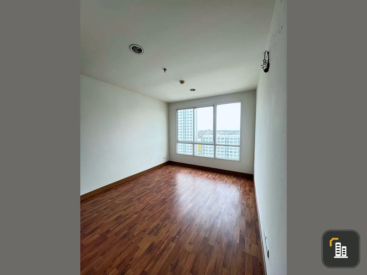 For sale Bangkok Horizon Ramkhamhaeng, 18th floor, empty room, separated into sections, good price, hurry and reserve quickly.