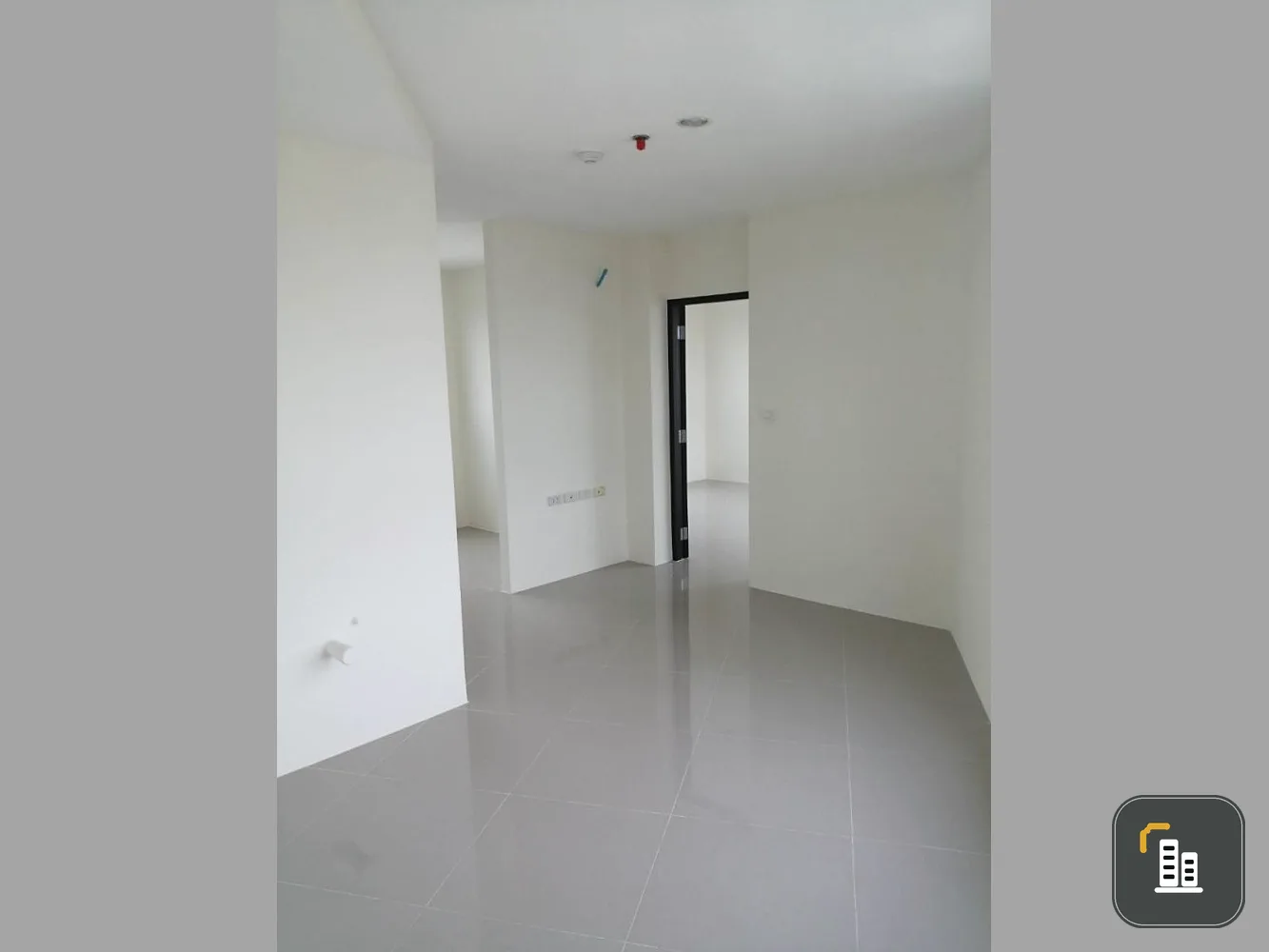 For sale Assakan Place Srinakarin, empty room, 35th floor, very beautiful view, room decoration lovers must reserve quickly.