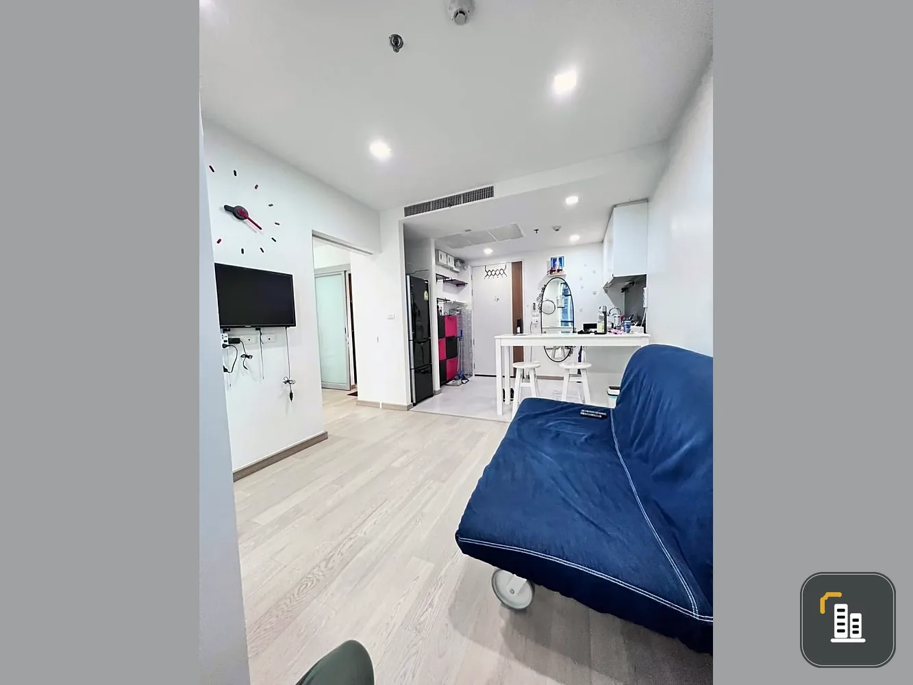 Condo for rent: Vertique Rama 4 - Siam. The room is simply decorated, clean, pleasing to the eye, and you feel comfortable. Book now.