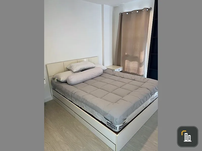 For sale: Park Exo, corner room, pleasantly decorated, eye-pleasing color tones, affordable price. Reserve first and stay first.