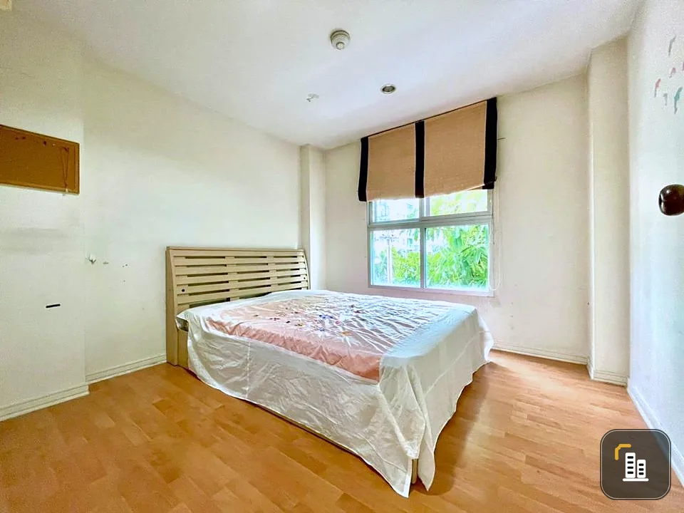 Condo for sale: Park View Viphavadi, 3rd floor, corner room, very private. Complete amenities, reserve quickly.