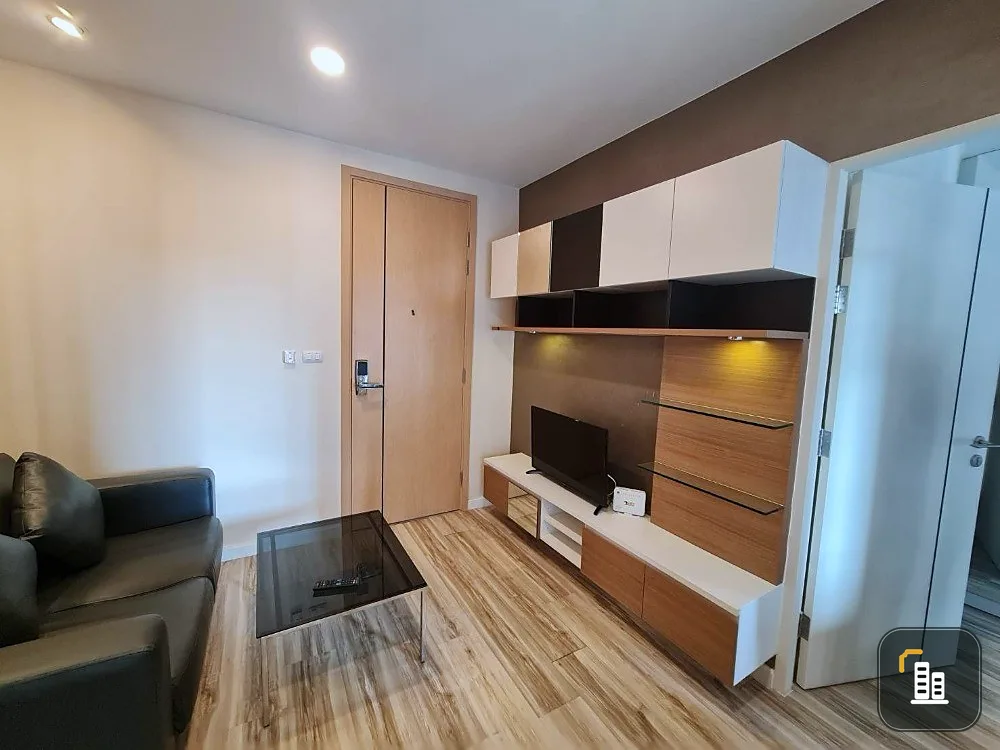For rent, Plus Condominium, Sriracha, 12th floor, beautiful room, fully furnished, just drag your bags and move in. Reserve quickly.
