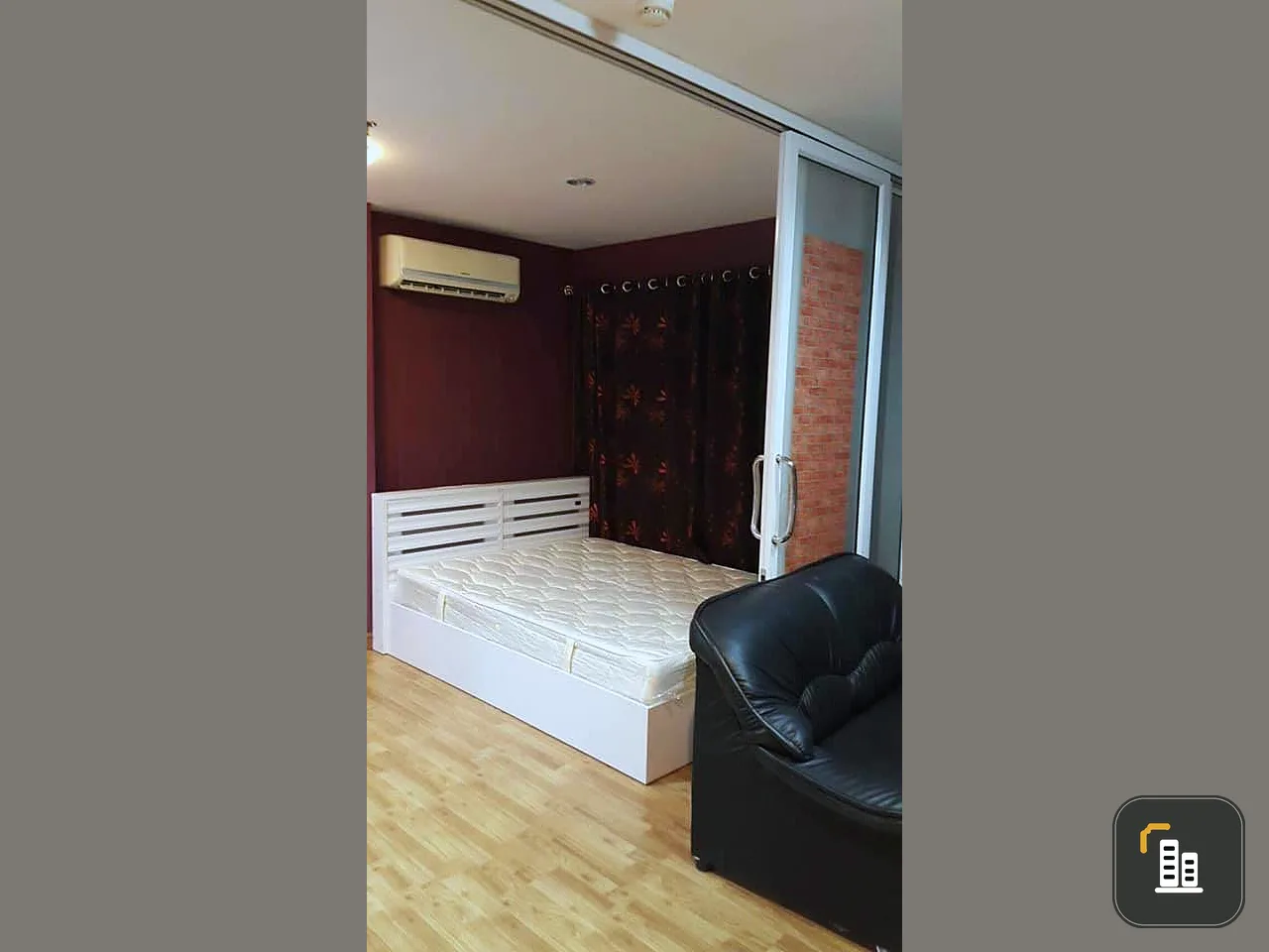 For sale: Bangkok Horizon Phetkasem, complete with furniture. Have a high floor view It's not hot, the wind is always coming in. Don't miss it.