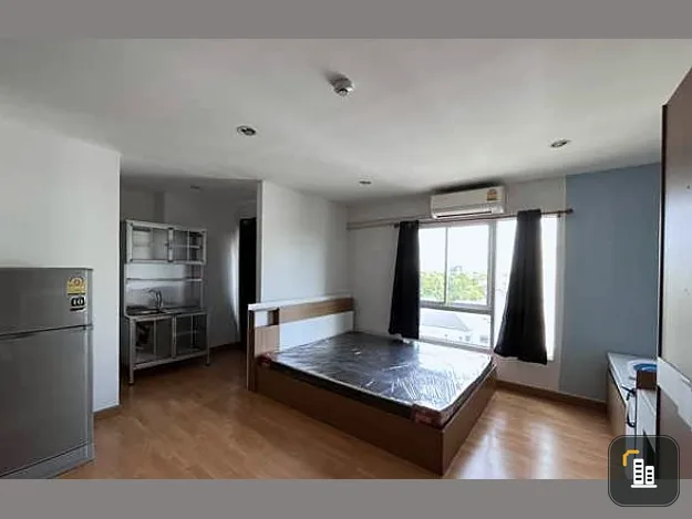 For sale or rent, The Crystal Condominium, 7th floor, spacious room, comfortable, comes with complete decoration.