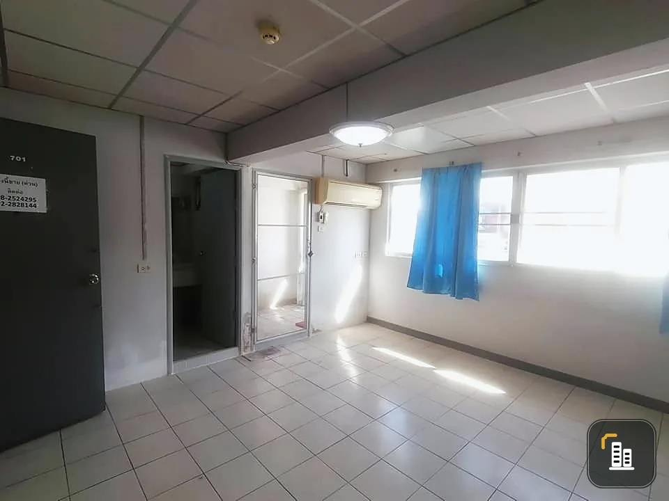 For sale Lumpini Center Happyland Phase 1-4, empty room, low price, easy on the wallet. If anyone is interested, hurry and reserve now.