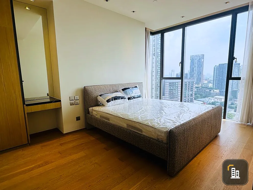 For rent: Beatniq Sukhumvit 32, 18th floor, fully decorated. The room is spacious and extremely luxurious. Hurry before you miss it.