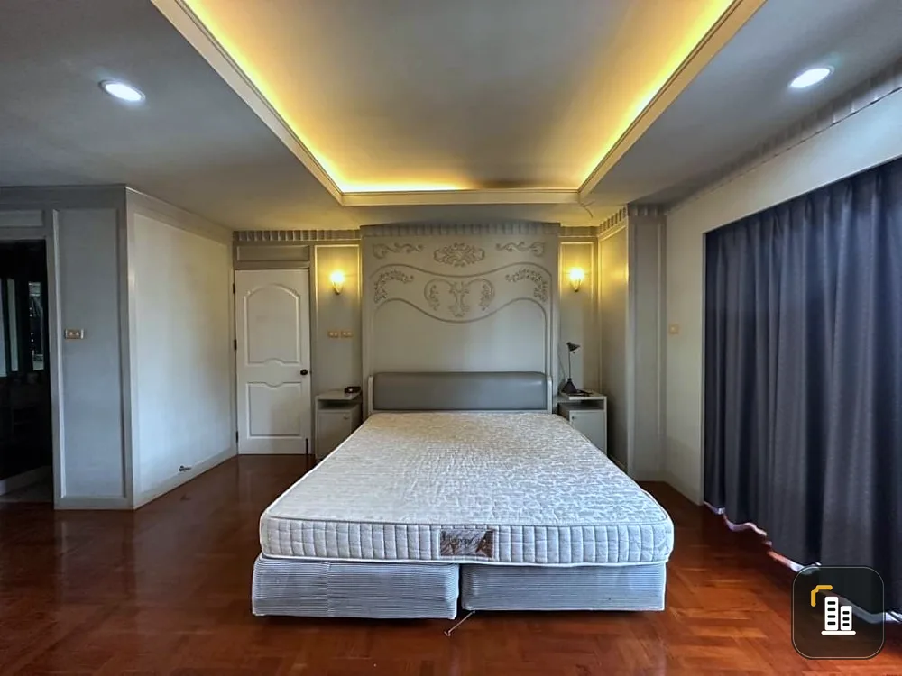 Condo for sale, Baan Kasemsan 1, penthouse, built-in, lots of usable space. Suitable for living as a family.