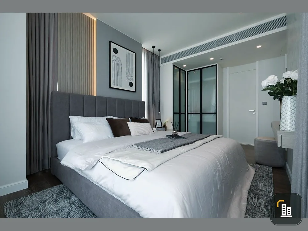 For rent MUNIQ Sukhumvit 23, room decorated in LUXURY style, very livable, beautiful and really good. Book now.