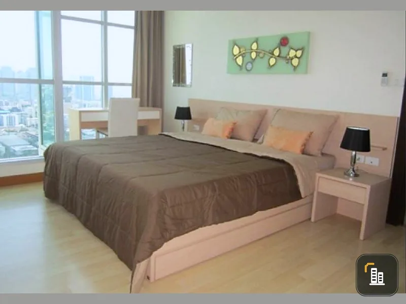 For rent, Rhythm Ratchada, 2 bedrooms, 2 bathrooms, fully furnished, built-in wardrobe, this price is very good value. Book now before it slips out of your hands.