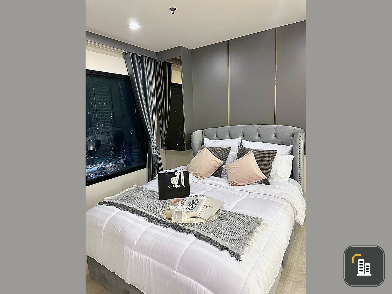 For rent, Life Asoke, 12A floor, open view, extremely decorated Buit-In, very beautiful and livable. Not booking is a huge mistake.