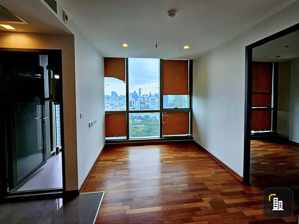 For sale Wish Signature Midtown Siam, 36th floor, great city view, nice place to sleep, room decorating type, don't miss it, book now.