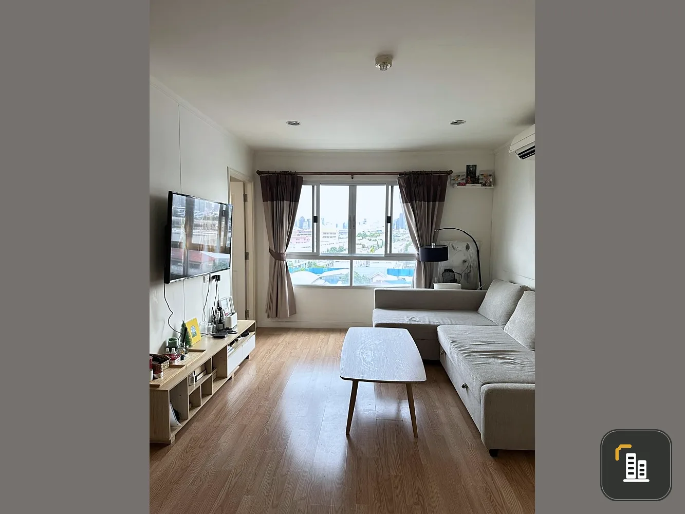 Condo for sale Lumpini Ville Phatthanakan-New Phetchaburi, nice sofa to sit on, lots of usable space, nice to live in, buy now.
