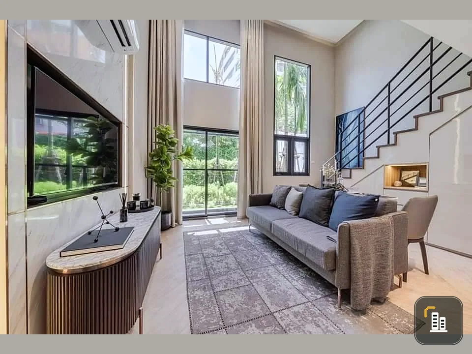 For sale NA REVA Charoen Nakhon, spacious area, Type DUPLEX, luxury condo in the heart of the city, hurry and reserve now.