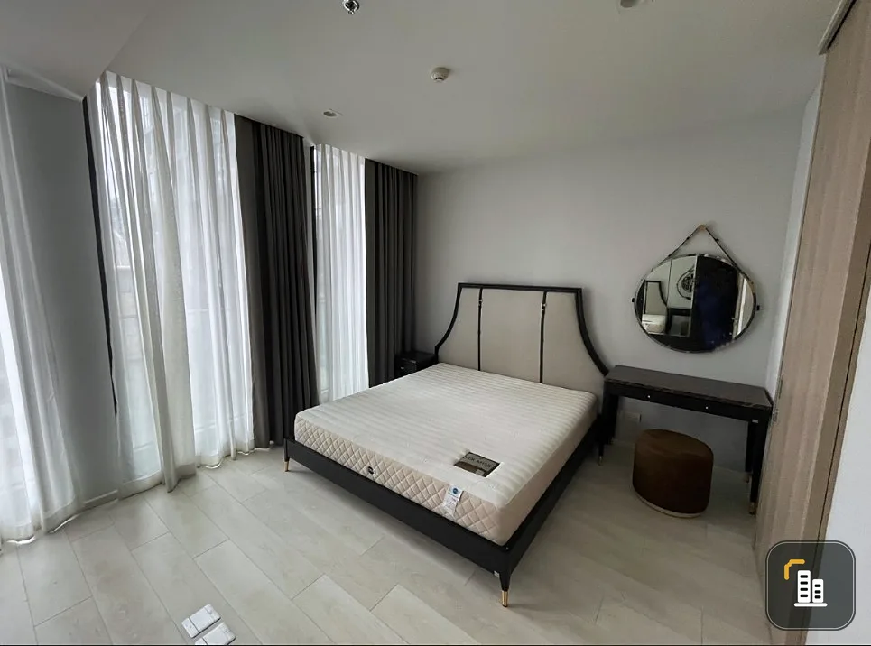 For rent!! Condo Noble Ploenchit, 24th floor, Building C (corner room), beautiful room, fully furnished, ready to move in, don't miss it!!