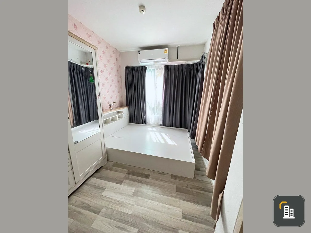 Condo for rent, Ease Rama 2, room with good wallpaper. Complete facilities If you don't reserve, you will regret it.