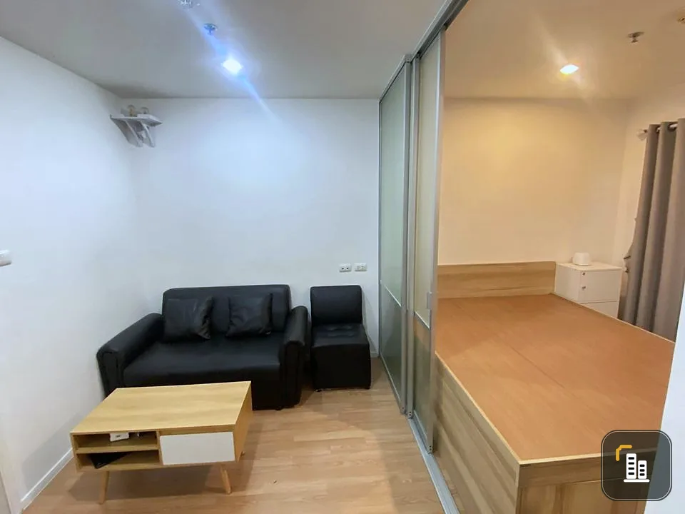 Condo for sale Lumpini Ville Ramkhamhaeng 60/2, corner room at the end. You can collect your bags and walk in. Book now.
