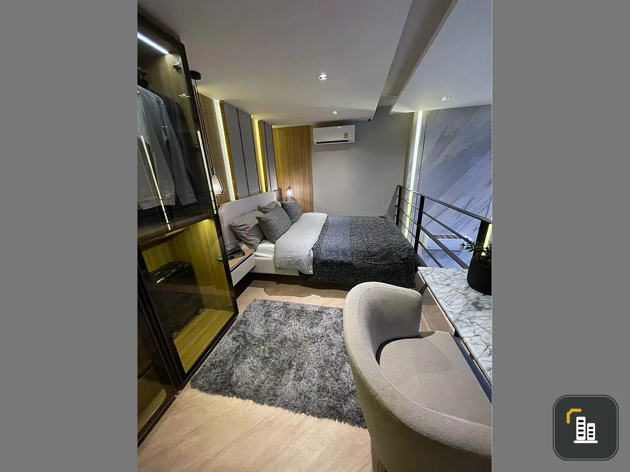 Condo down payment for sale, Na Reva Charoen Nakhon, luxury condo, complete with amenities. Hurry and reserve now. Guarantee you won't regret it.