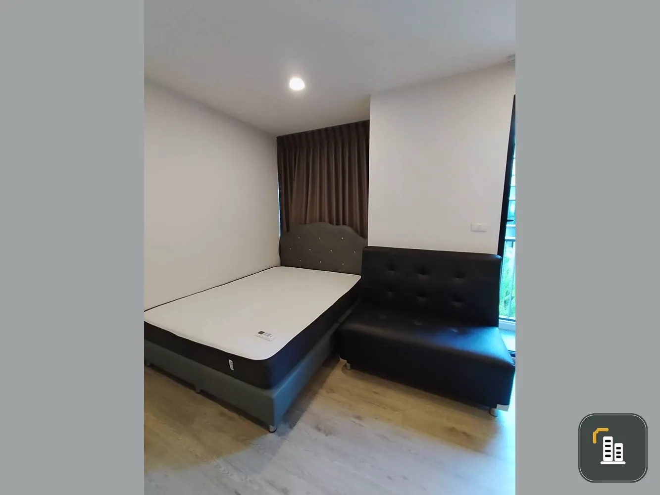 For rent: Douche Lasalle, simple decorated room, ready to move in, fully furnished. You can just come and stay.