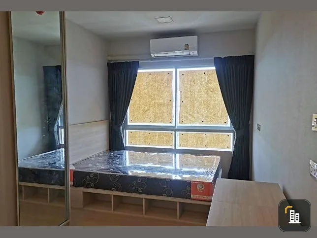 For sale: Plum Condo Rangsit Alive Phase 2, 4th floor, complete with furniture and electrical appliances. Book now, urgent.