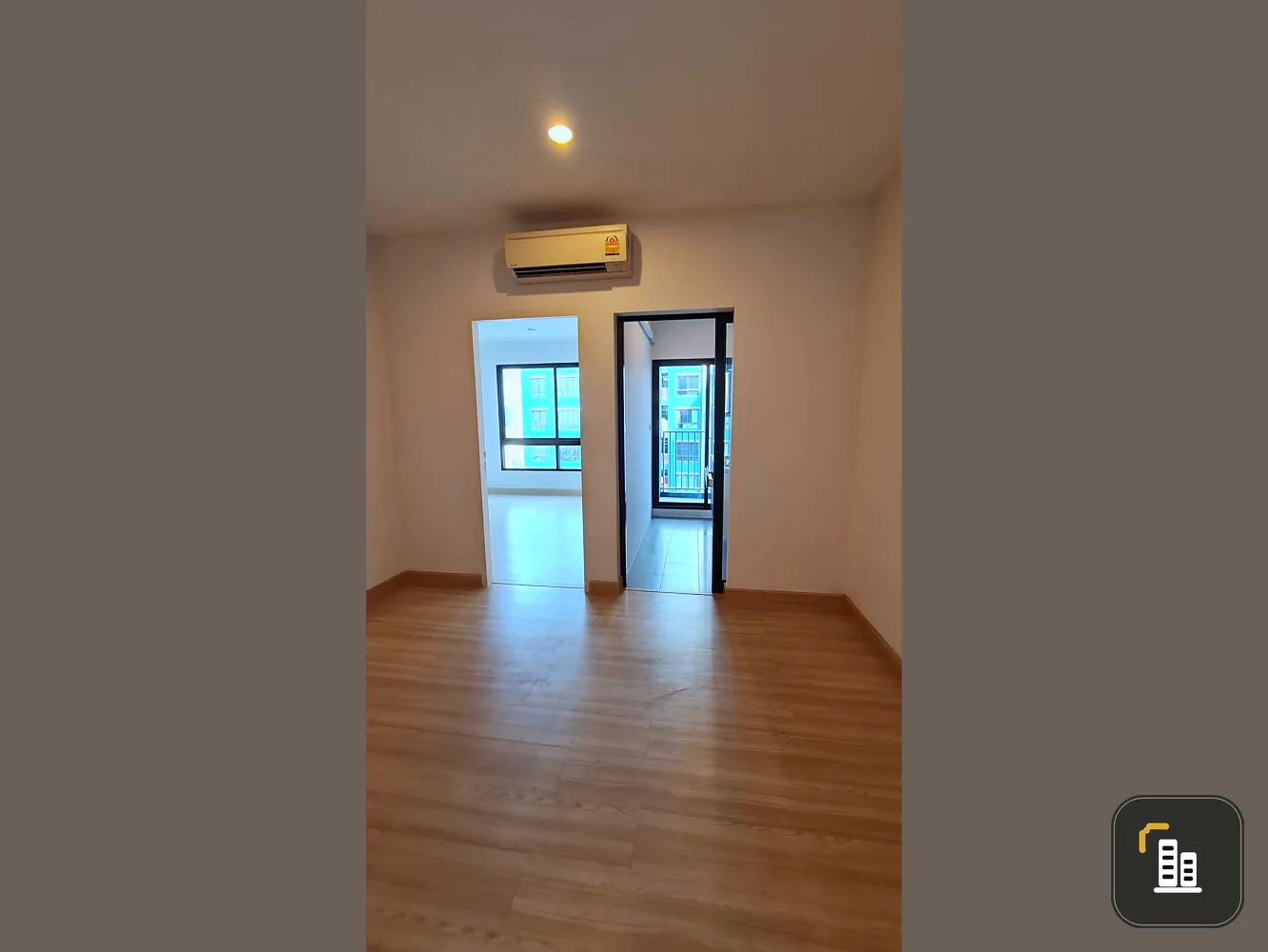 Condo for sale, Niche Mono Ratchavipha, empty room, complete amenities, good location, don't miss it.