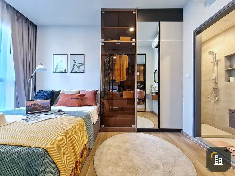 Condo down payment for sale, The Stage Mindscape Ratchada - Huai Khwang, large front room. Organizing functions into proportions. Book now.