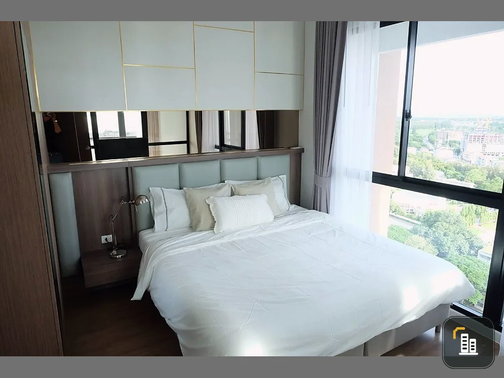 For sale: The Sky Condo Sriracha, Duplex room, 21st floor, wide sea view. Let me tell you, it's a great value.